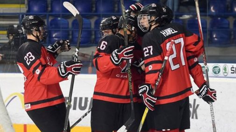 Kanādas U18 izlases hokejisti
Foto: Andrea Cardin/HHOF-IIHF Images