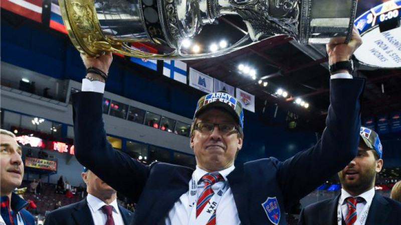 Harijs Vītoliņš ar Gagarina kausu (2017)
Foto: ska.ru