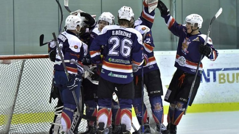 "Venta 2002" - Latvijas hokeja pirmās līgas 2016./2017. sezonas čempioni
Foto: Aivars Ķesteris