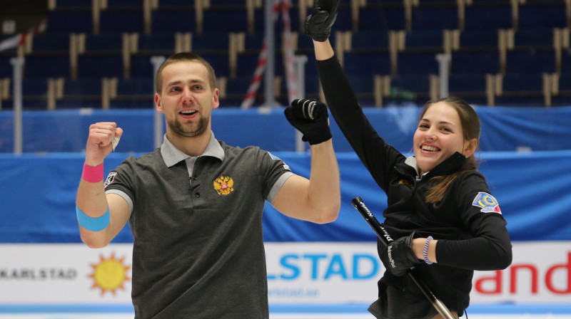 A.Brizgalova/A.Krušeļņickijs (Krievija)
Pasaules čempioni kērlingā jauktajiem pāriem 2016
© WCF / Richard Gray