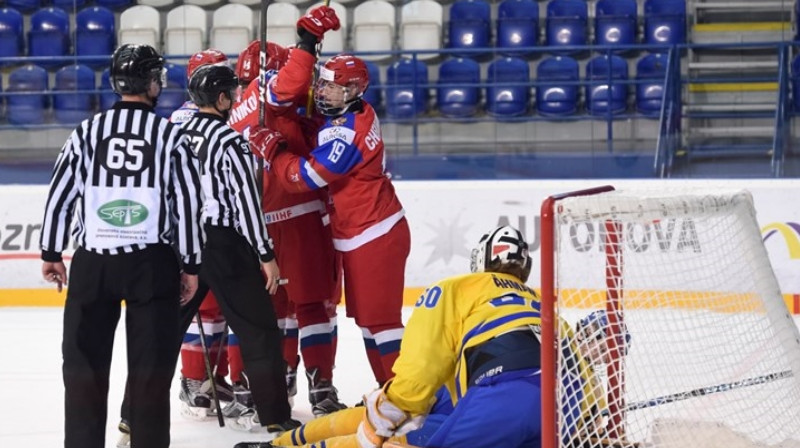 Krievijas U-18 izlase pēc vārtu guvuma
Foto: http://u18worlds2017.iihf.com