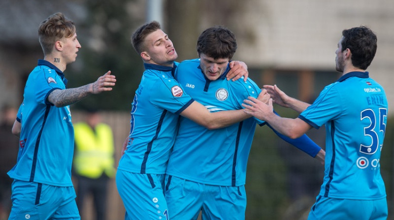 No kreisās - Bogdans Vaščuks, Ēriks Punculs, Hizirs Apajevs un Ivans Jeņins
Foto: Zigismunds Zālmanis ("Riga" FC)