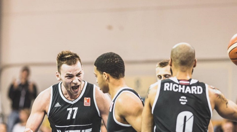 VEF spēlētāji pusfināla pirmajā spēlē 9. maijā Rīgā
Foto: Mikus Kļaviņš, VEF Rīga