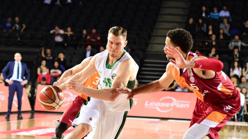Dairis Bertāns spēlē pret "Galatasaray"
Foto: Darussafaka