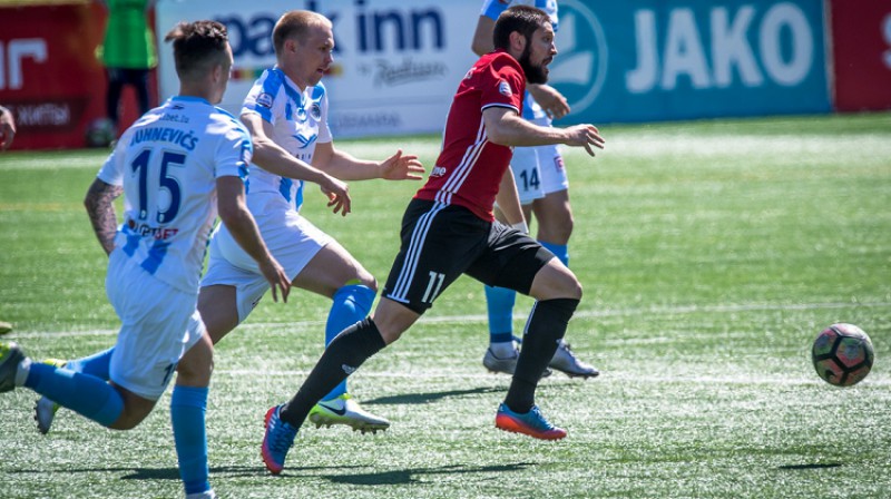 Artūru Karašausku šobrīd neviens nespēj panākt
Foto: Zigismunds Zālmanis (Riga FC)