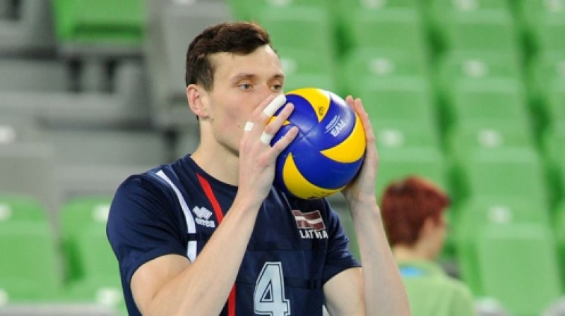 Šī brīža Latvijas labākais pirmā tempa spēlētājs maizi pelna Pērnavas klubā Avo Kēla vadībā
Foto: CEV/LVF