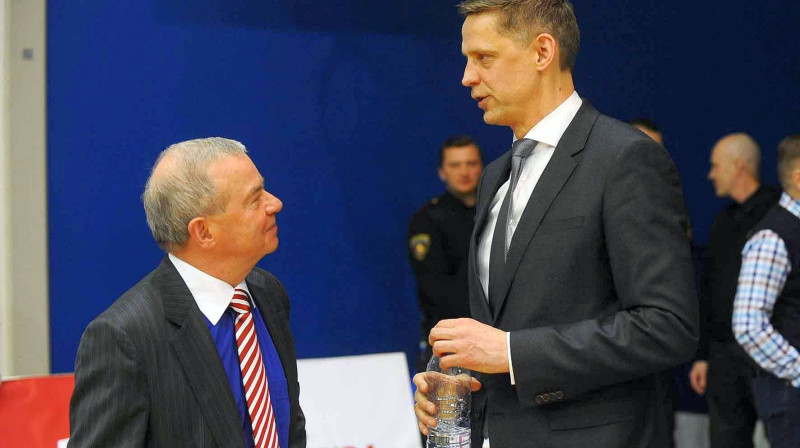 BK "Ventspils" prezidents Aivars Lembergs un līdzšinējais galvenais treneris Kārlis Muižnieks
Foto: bkventspils.lv