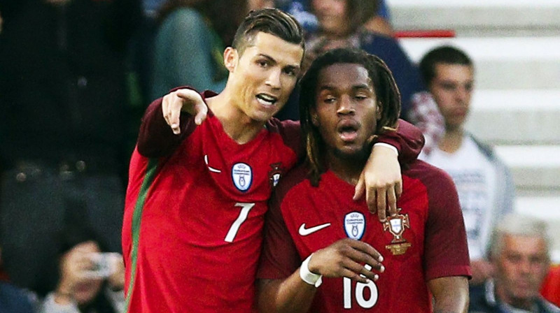 Krištianu Ronaldu un Renato Sanšešs 
Foto: EPA / Scanpix