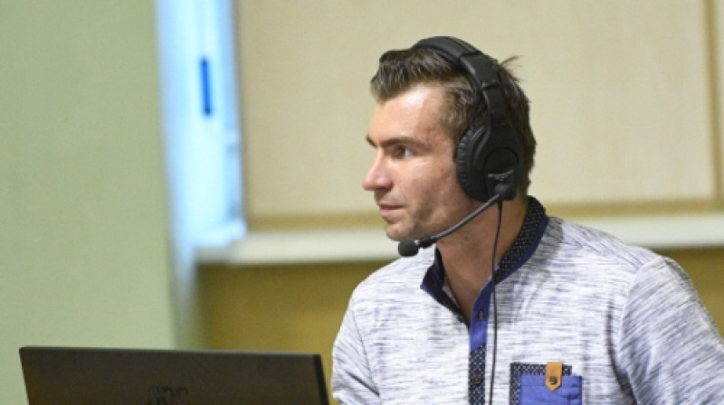 Ansis Medenis komentētāja lomā
Foto: Romāns Kokšarovs/f64