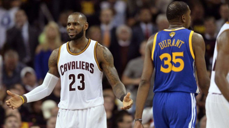 Lebrons Džeimss un Kevins Durents
Foto: USA Today Sports/Scanpix