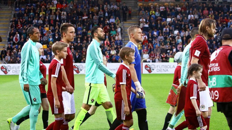 Dāvis Ikaunieks pirms Latvijas un Portugāles izlašu spēles
Foto: LFF