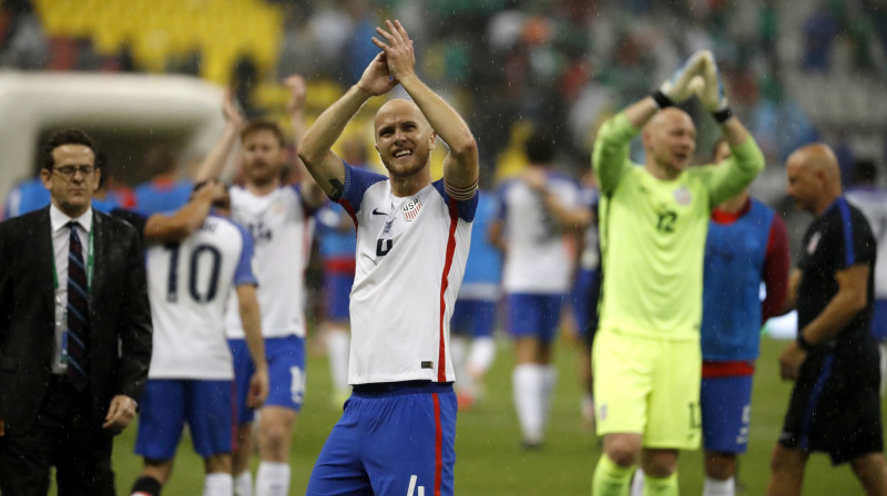ASV futbolisti lietū svin izcīnīto punktu
Foto: Eduardo Verdugo/TT NYHETSBYRÅN/AP/Scanpix