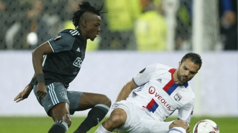 Bertrāns Traorē pret Lionas "Olympique" aizsargu Žeremī Morelu
Foto: EPA/Scanpix