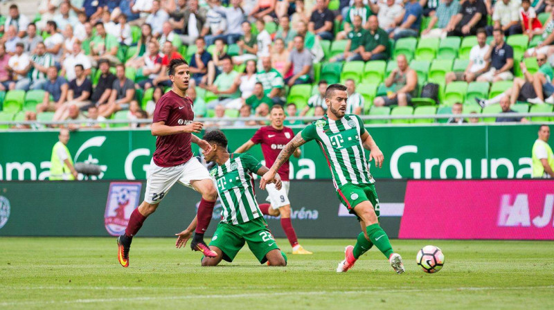 Ante Bakmazs spēlē pret "Ferencvaros"
Foto: Raitis Supe