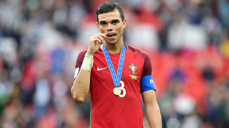Pepe ar bronzas medaļu FIFA Konfederāciju kausa izcīņā
Foto: AFP/Scanpix