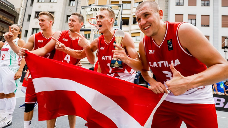 Latvijas 3x3 izlases basketbolisti (no kreisās): Kārlis Pauls Lasmanis, Agnis Čavars Nauris Miezis, Edgars Krūmiņš
Publicitātes foto
