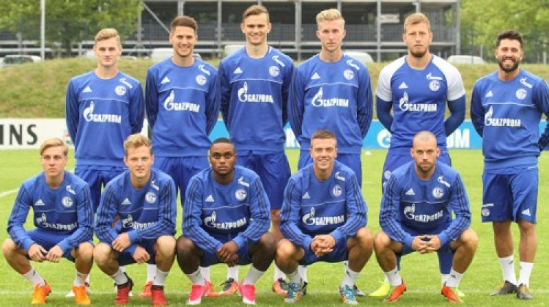 Andrejs Cigaņiks (apakšējā rindā otrais no kreisās)
Foto: Schalke04.de