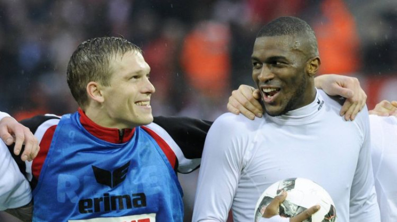 Artjoms Rudņevs un Antonī Modests
Foto:   imago/Uwe Kraft/Scanpix