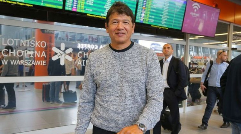 Teds Nolans tiek sagaidīts Varšavas lidostā
Foto: Hokej.net