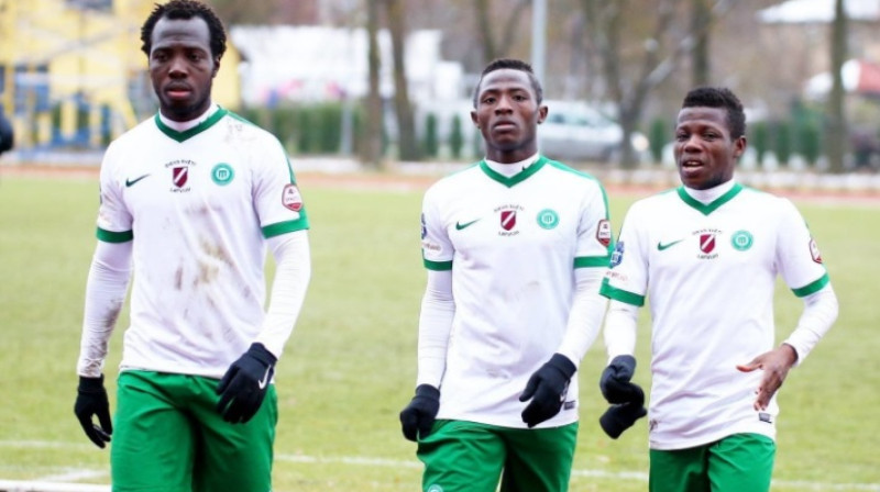 Abrahams Ašrifī (pirmais no kreisās) un Adamu Abdullahi (pirmais no labās)
Foto: fsmetta.lv
