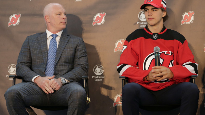 ''Devils'' galvenais treneris Džons Hainss un Niko Hišers
Foto: AP/Scanpix
