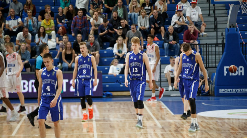 Igauņu juniori atstāj laukumu pēc zaudējuma Lielbritānijai
Foto: FIBA
