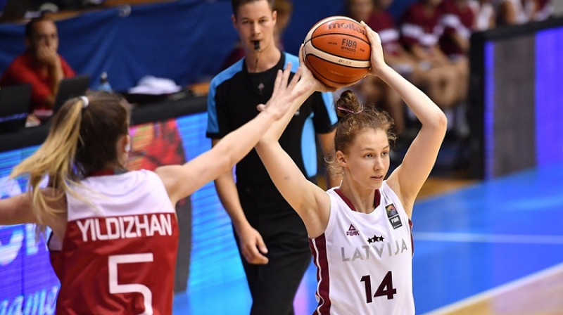 Luīze Šepte spēlē pret Turciju
Foto: FIBA