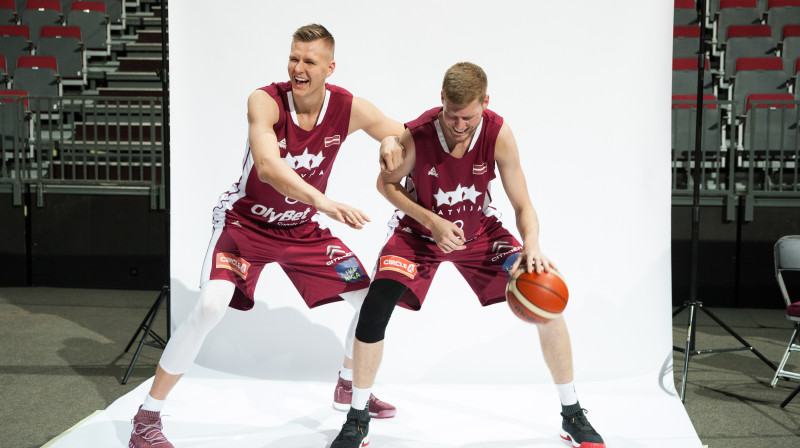 Kristaps Porziņģis un Dāvis Bertāns
Foto: Vladislavs Proškins, f64