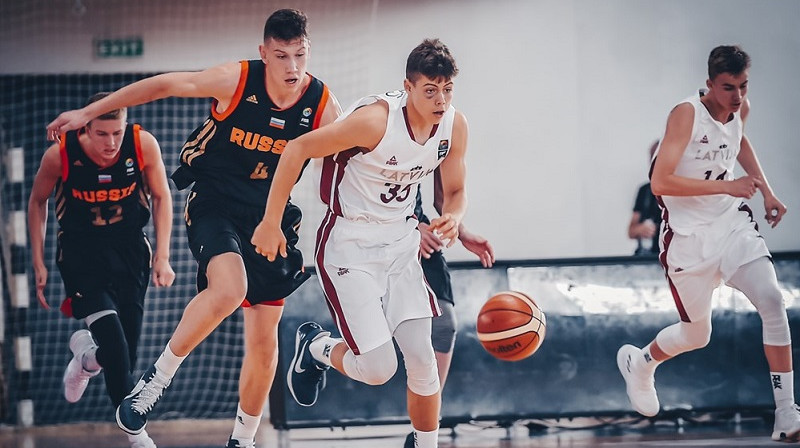 Kristaps Ķilps izglāba izlasi no zaudējuma pamatlaikā
Foto: FIBA