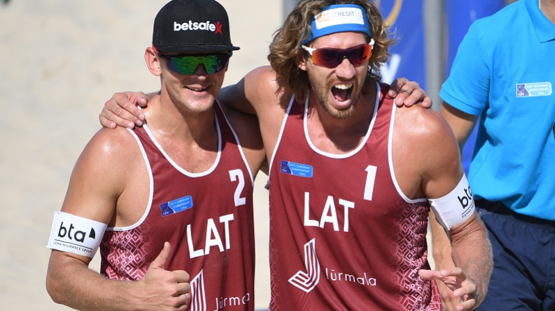 Jānis Šmēdiņš un Aleksandrs Samoilovs
Foto: Romāns Kokšarovs/f64