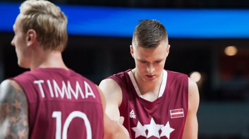 Jānis Timma un Kristaps Porziņģis
Foto: Vladislavs Proškins/F64
