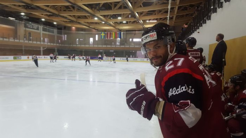 Latvijas klubu izlases aizsargs Jānis Jaks, kurš izcēlās ar diviem vārtiem
Foto: www.lhf.lv