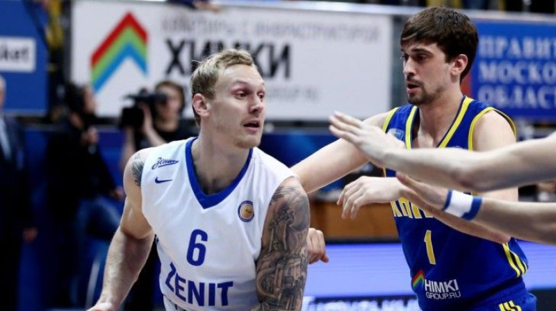 Jānis Timma vēl "Zenit" sastāvā pret Alekseju Švedu
Foto: basket.fc-zenit.ru