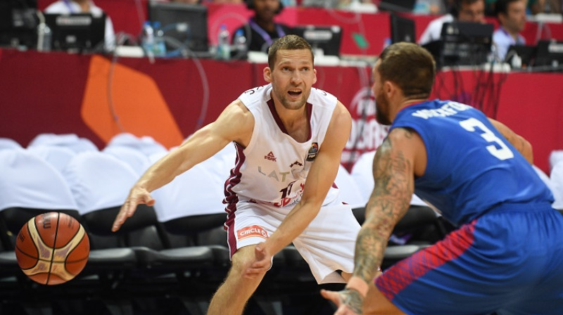 Jānis Strēlnieks spēlē pret Lielbritāniju
Foto: Romāns Kokšarovs, f64