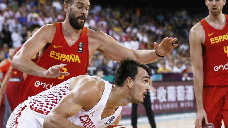 Dario Šaričs pret brāļiem Gazoliem
Foto: EPA/Scanpix