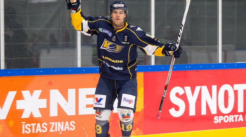 "Kurbads" uzbrucējs Sandis Zolmanis
Foto: www.hkkurbads.lv