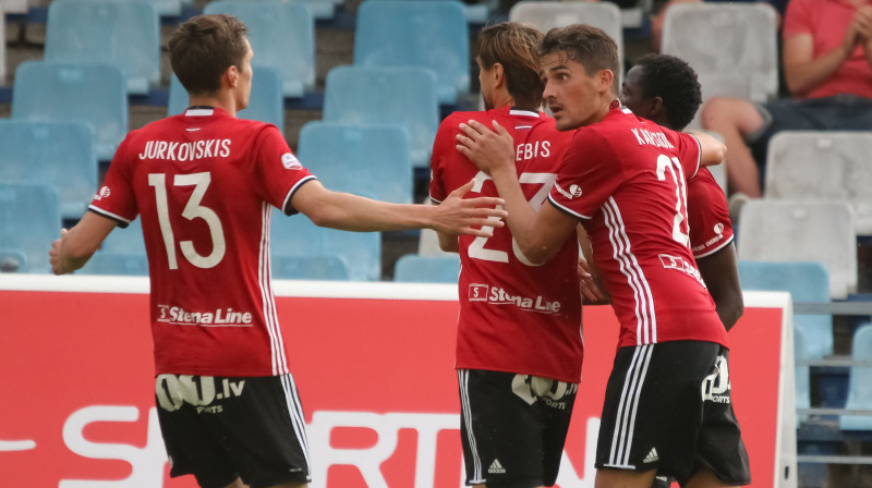 Ģirts Karlsons
Foto: Romāns Kokšarovs, f64