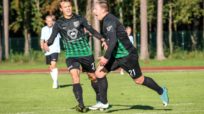 Alvis Jaunzems un Alvis Dubovs atzīmē vārtu guvumu
Foto: Jānis Līgats