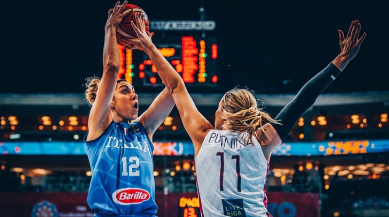 Aija Putniņa spēlē pret Itāliju
Foto: FIBA