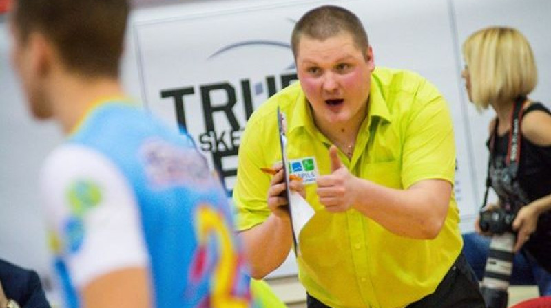 "Lūšu" treneris darbībā
Foto: Jēkabpils lūši/Facebook