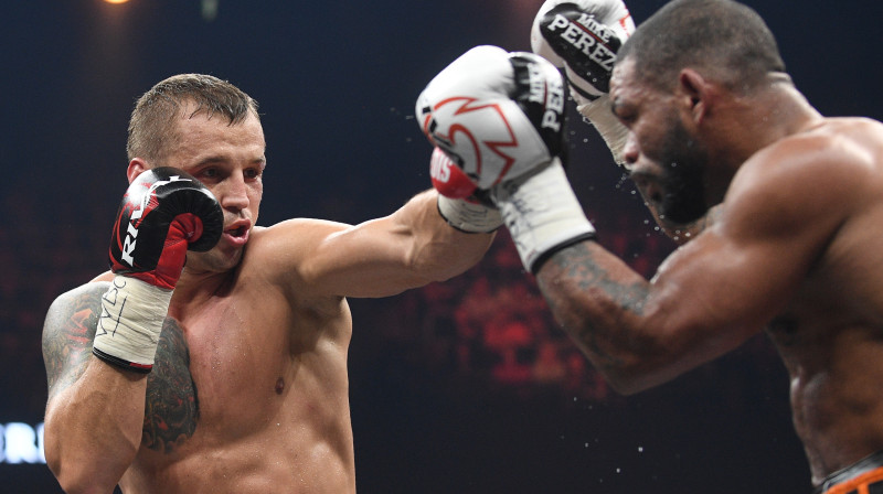 Mairis Briedis un Maiks Peress
Foto: Romāns Kokšarovs/F64