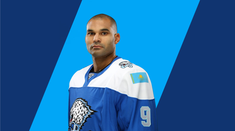 Naidžels Douss 
Foto: hcbarys.kz