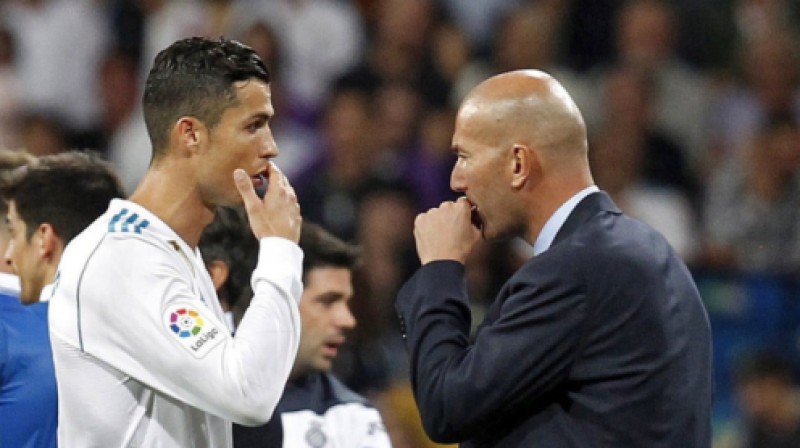 Krištianu Ronaldu un Zinedins Zidāns
Foto: EPA/Scanpix