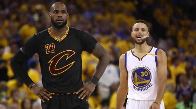 Lebrons Džeimss un Stefens Karijs
Foto: AFP/Scanpix