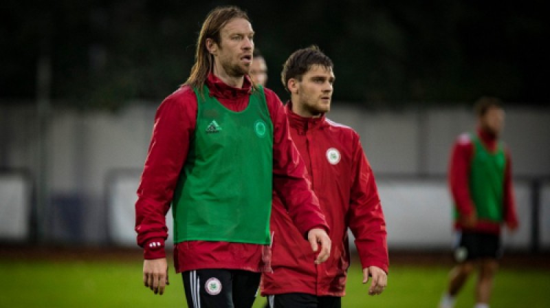 Kaspars Gorkšs un Valērijs Šabala izlases treniņā
Foto: LFF