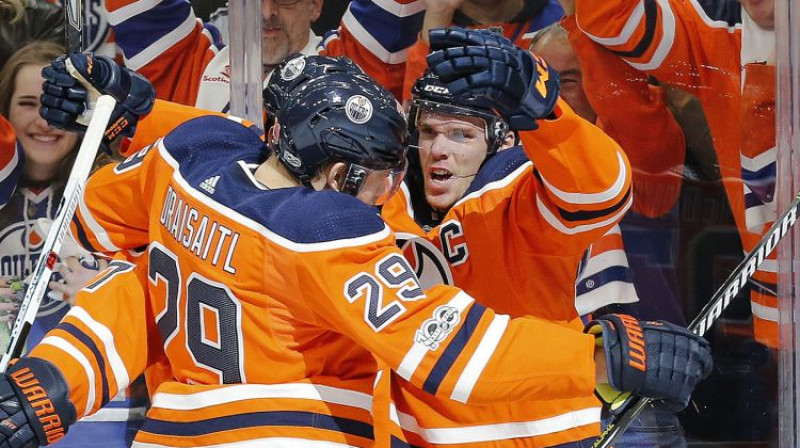 Konors Makdeivids kopā ar partneriem atzīmē kārtējo vārtu guvumu
Foto: USA TODAY Sports/Sipa USA/Scanpix