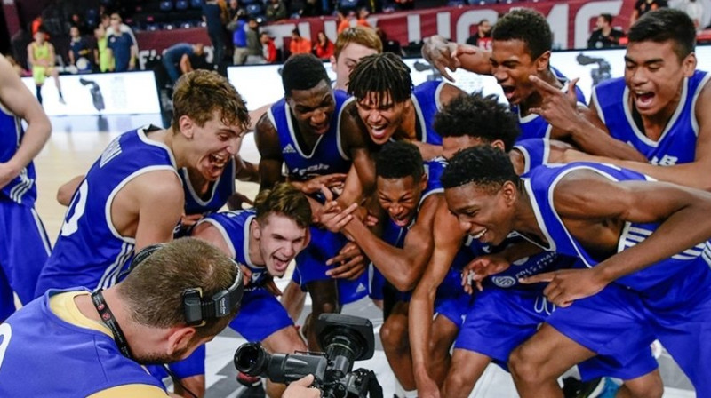 "CFBB Paris" basketbolisti: ANGT 2017 čempioni
Foto: Euroleague