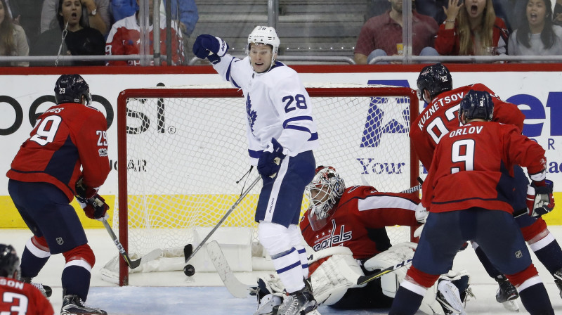 Konnors Brauns guva "Maple Leafs" uzvaras vārtus spēlē pret "Capitals"
Foto: USA SPORTS Today/Scanpix
