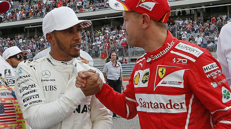 Lūiss Hamiltons un Sebastians Fetels
Foto: AP/Scanpix