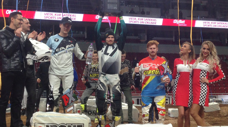 Leoks ar ceļojošo kausu
Foto: Mārtiņš Jankovskis